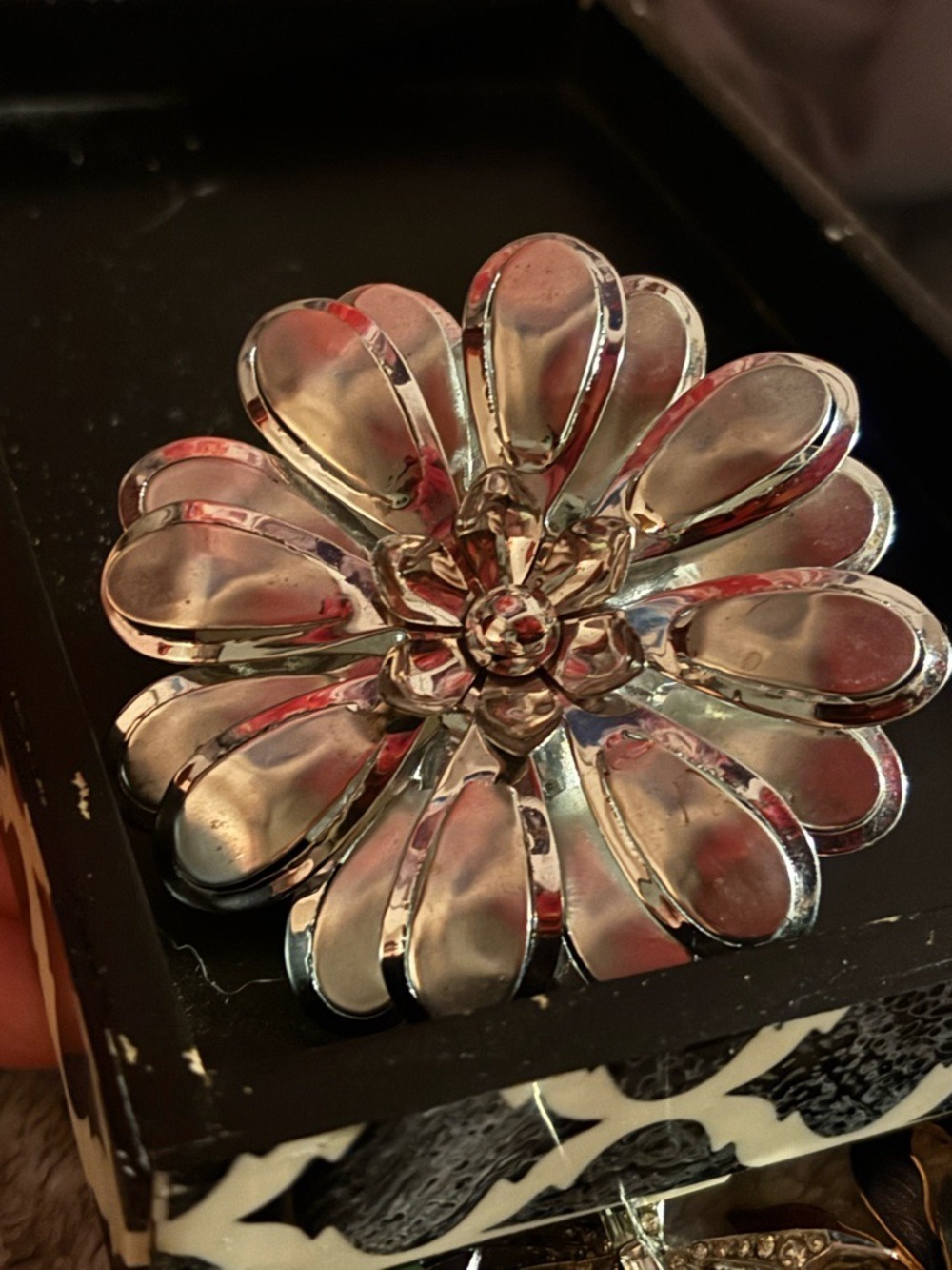 Large Silver Tone Floral Petal Brooch Sculptural Statement Pin • Vintage • EUC - Picture 4 of 4